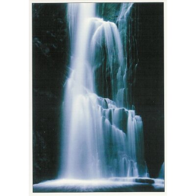 Arndt, I. Foto: Wasserfall im Dunklen